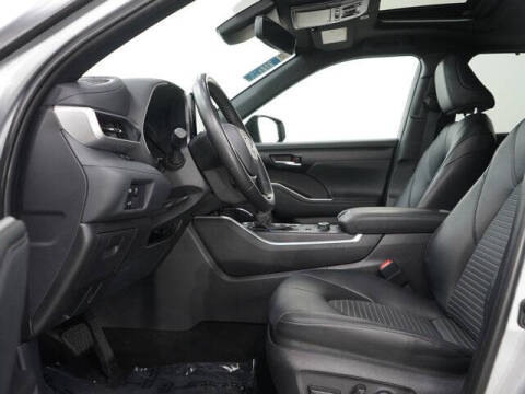 2025 Toyota Highlander XSE
