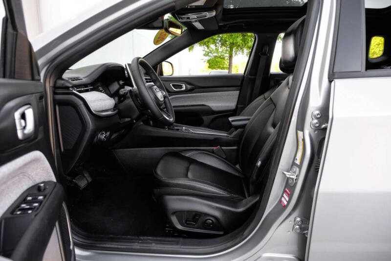 2023 Jeep Compass Latitude Lux