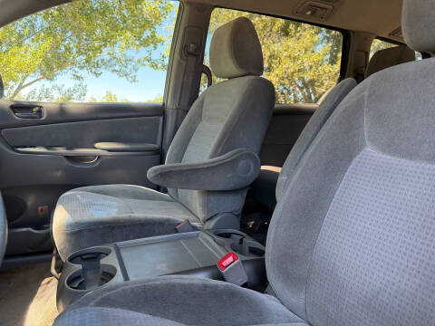 2010 Toyota Sienna LE 7-Passenger