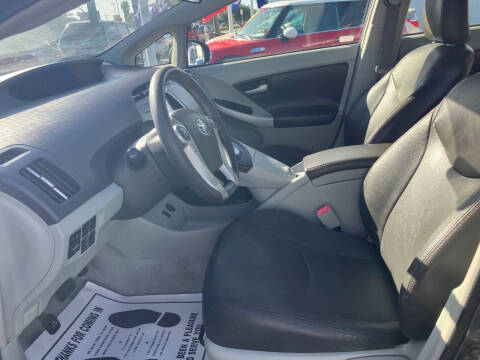 2010 Toyota Prius III