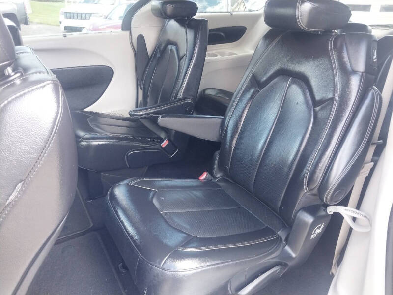 2022 Chrysler Pacifica Touring L
