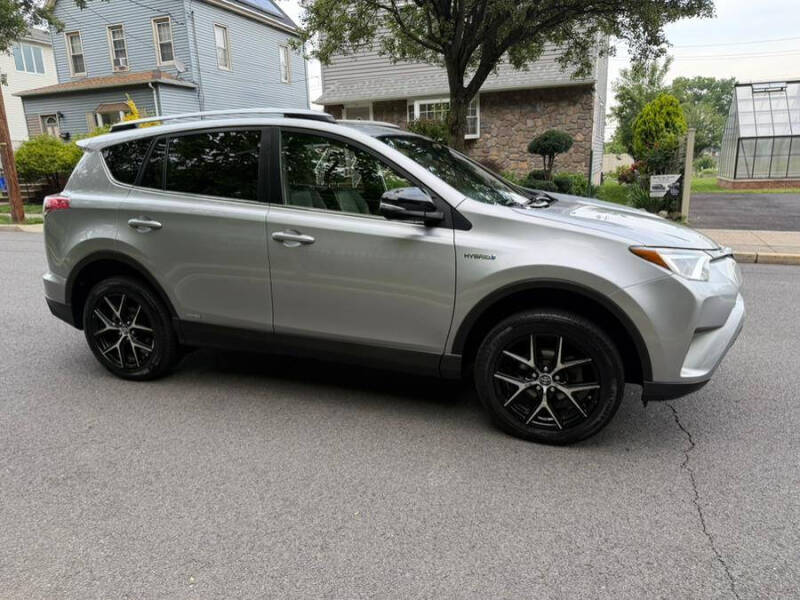 2017 Toyota RAV4 Hybrid SE