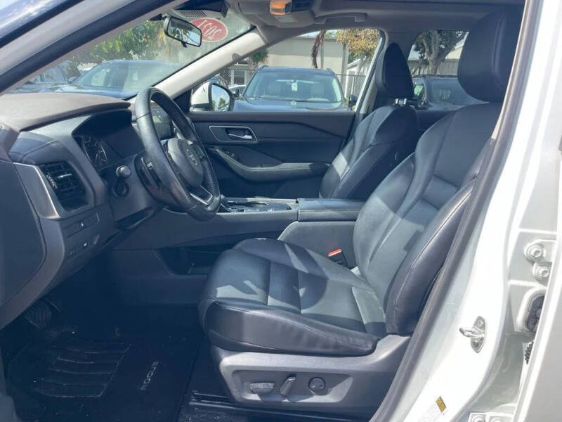 2021 Nissan Rogue SV