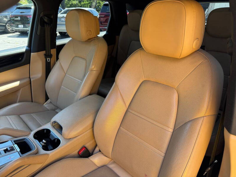 2019 Porsche Cayenne E-Hybrid