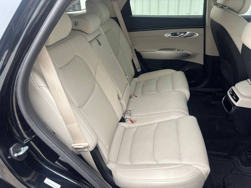 2023 Genesis GV70 2.5T Standard