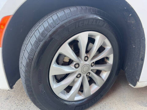 2017 Chrysler Pacifica Touring-L