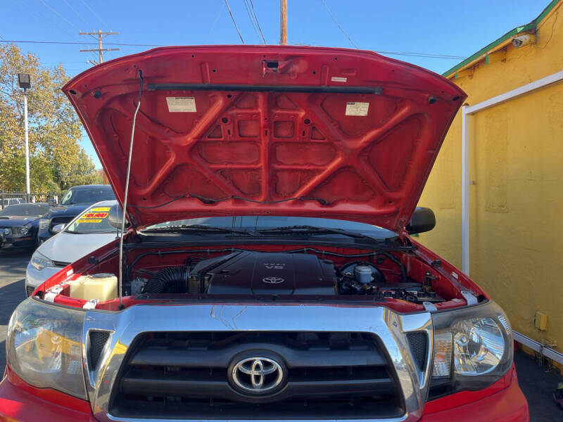 2006 Toyota Tacoma PreRunner photo 19