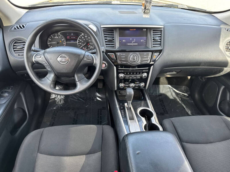 2020 Nissan Pathfinder S