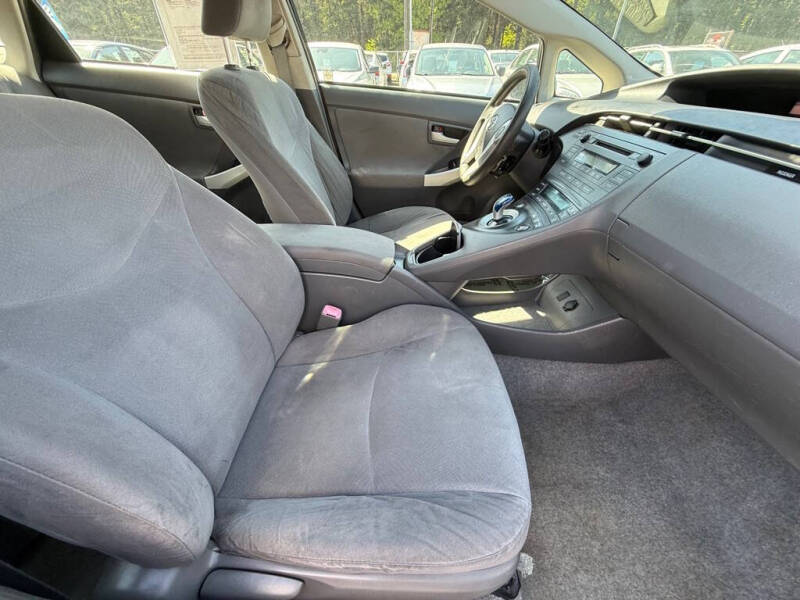 2010 Toyota Prius III