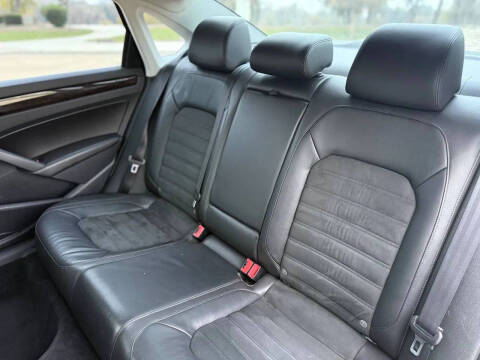 2014 Volkswagen Passat 1.8T SEL Premium PZEV