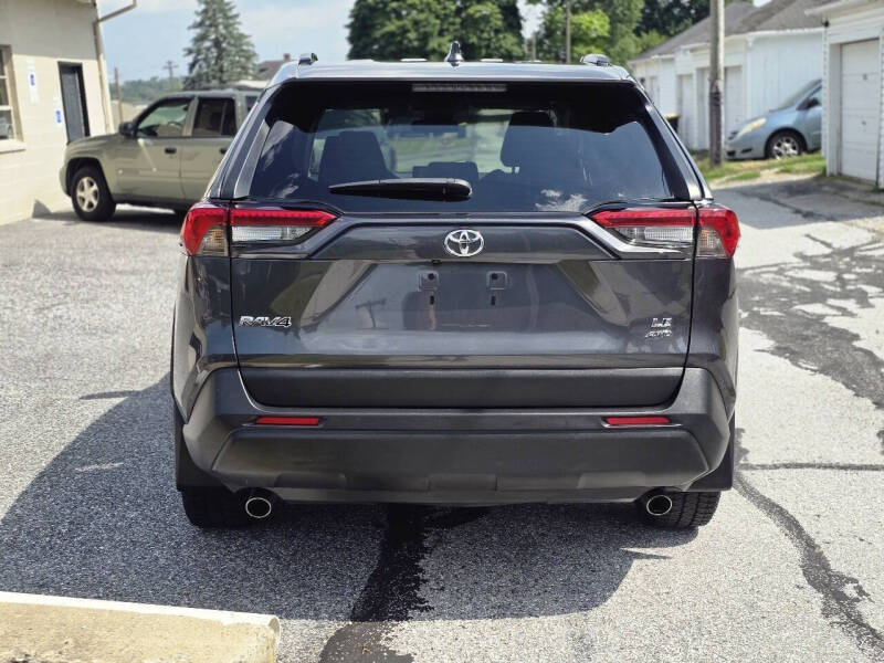 2021 Toyota RAV4 LE