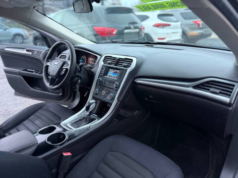 2013 Ford Fusion SE