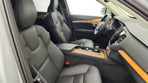 2025 Volvo XC90 T8 Plus Bright Theme 7P
