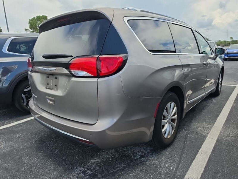 2018 Chrysler Pacifica Touring L Plus