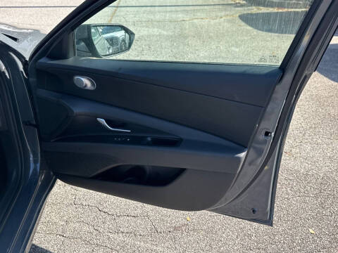 2026 Hyundai Elantra SE