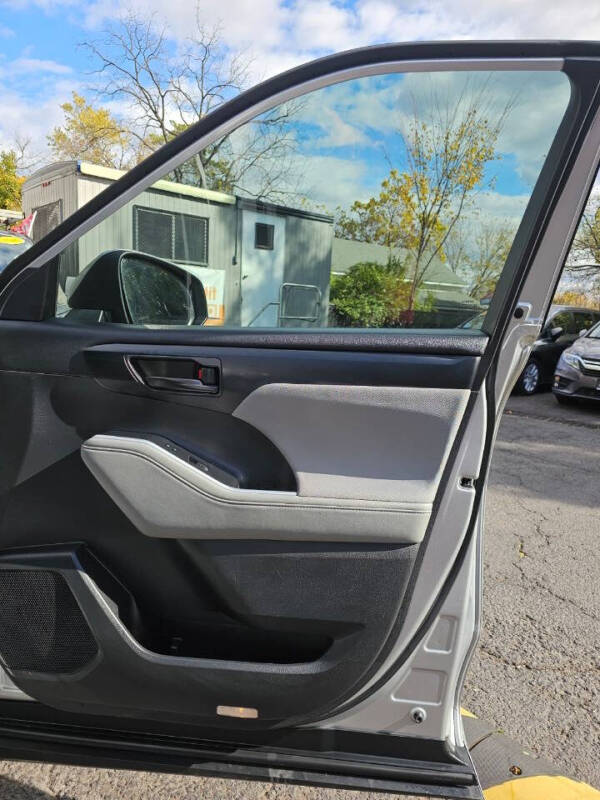 2023 Toyota Highlander Platinum