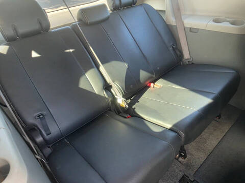 2013 Toyota Sienna SE 8-Passenger