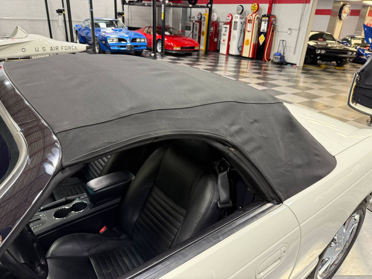 2003 Ford Thunderbird 158