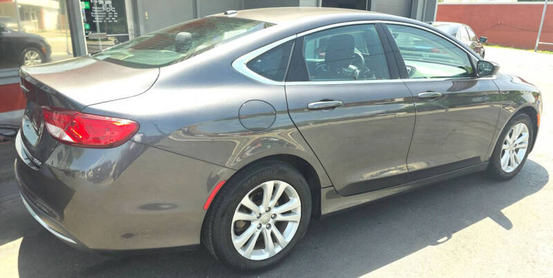 2016 Chrysler 200