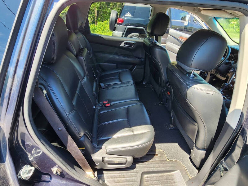 2016 Nissan Pathfinder SL