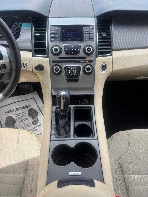 2018 Ford Taurus SE