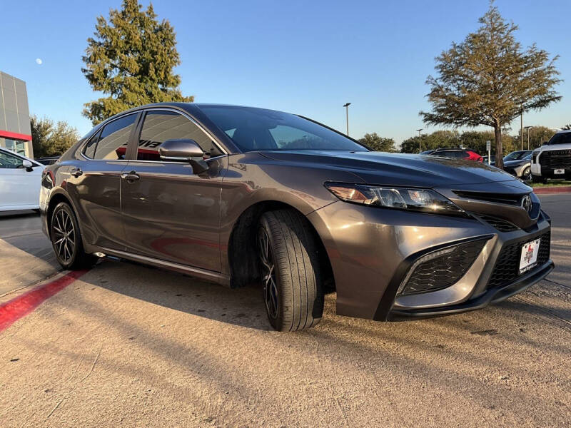 2022 Toyota Camry SE