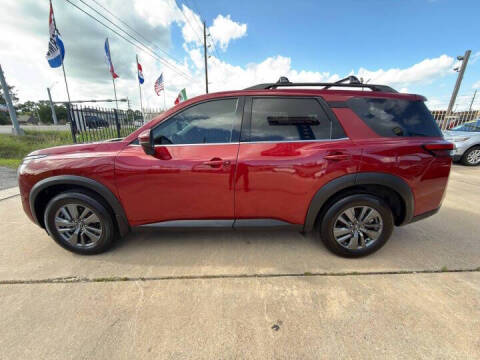 2022 Nissan Pathfinder SV