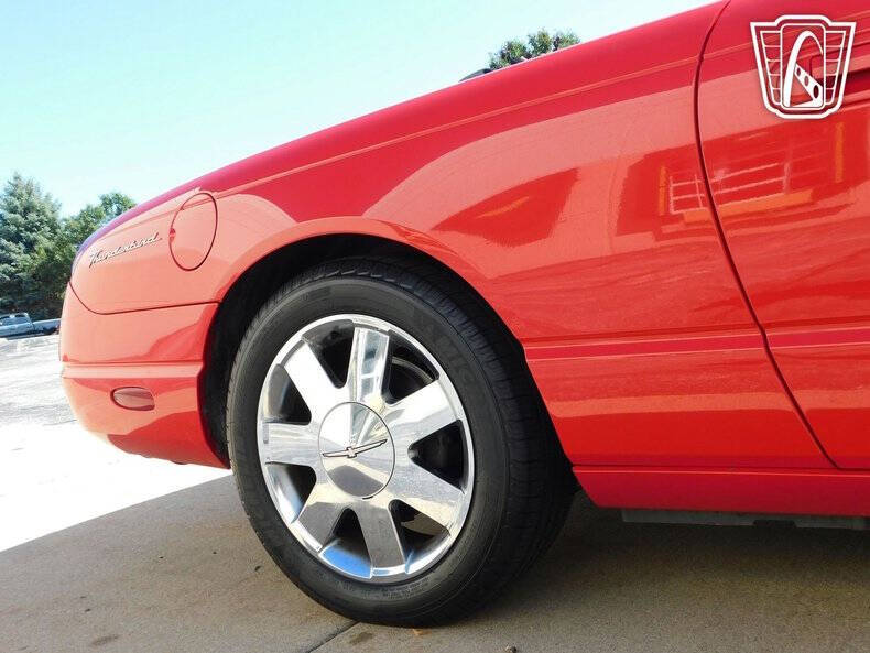 2002 Ford Thunderbird Deluxe