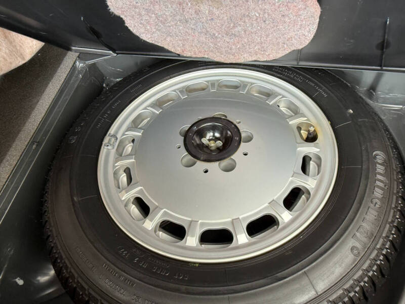 1987 Mercedes-Benz 560-Class 560 SL