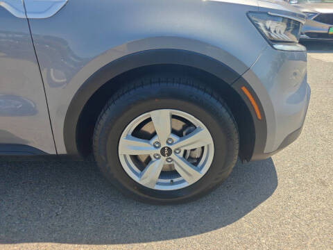 2023 Kia Sorento LX