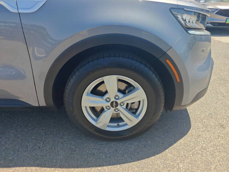 2023 Kia Sorento LX