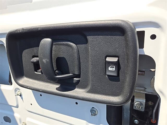 2023 Chevrolet Express 2500