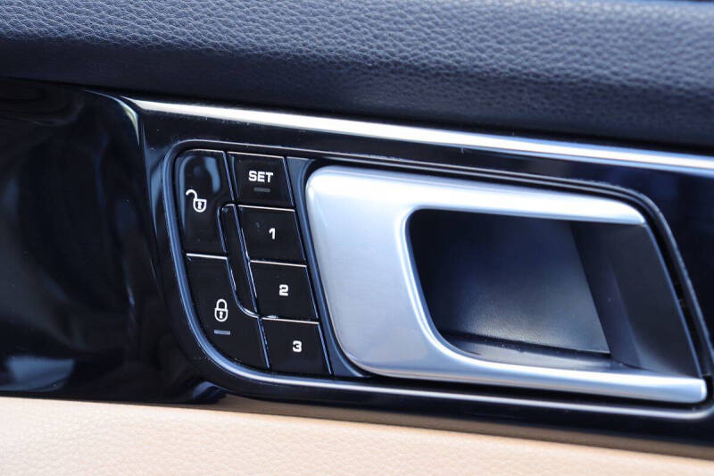 2018 Porsche Panamera 4 Sport Turismo