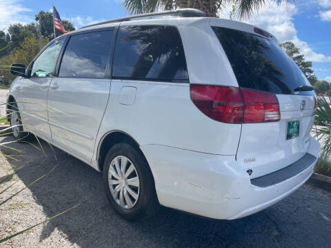 2004 Toyota Sienna CE 7 Passenger