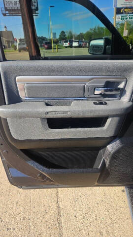 2017 RAM 1500 SLT
