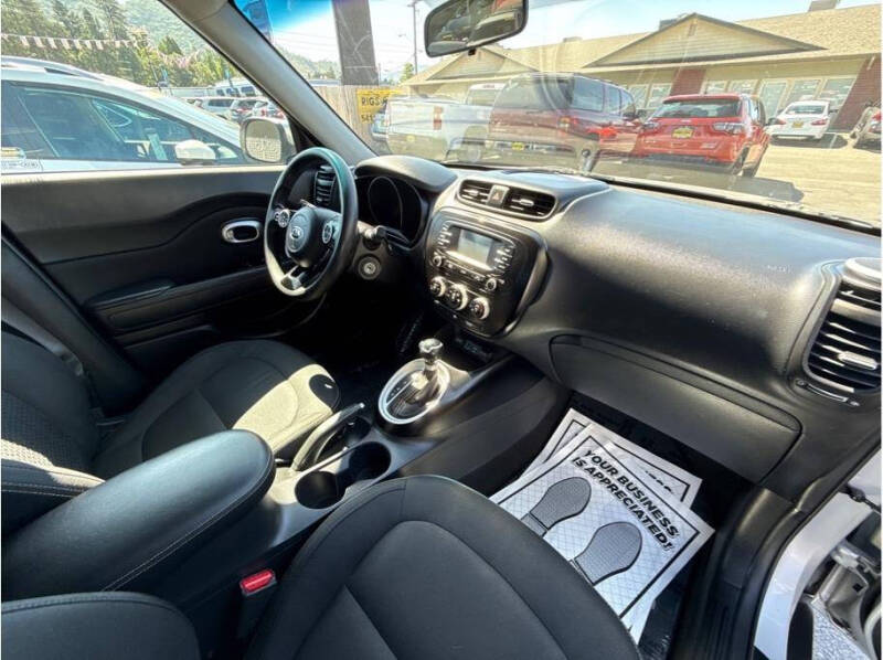 2016 Kia Soul +