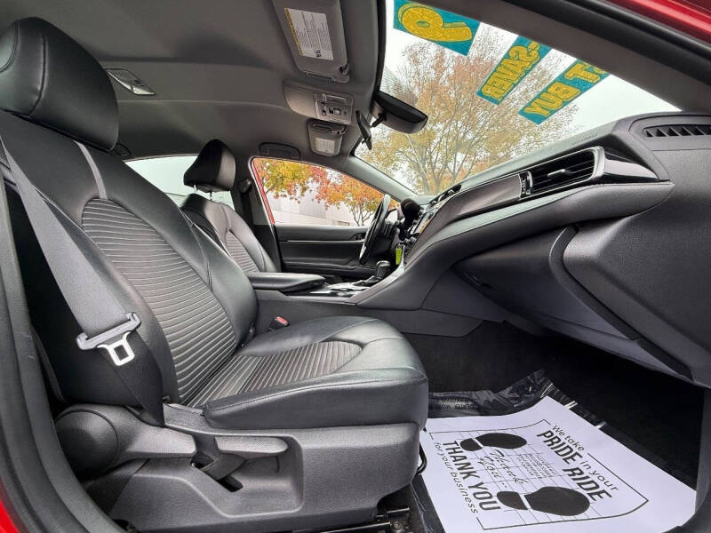 2019 Toyota Camry SE