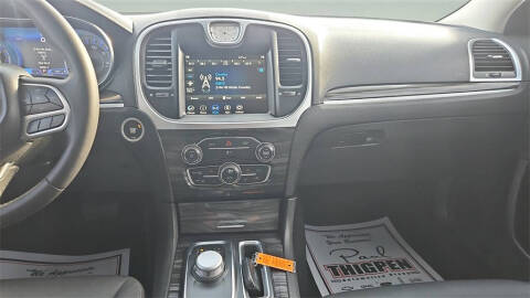 2022 Chrysler 300 Touring