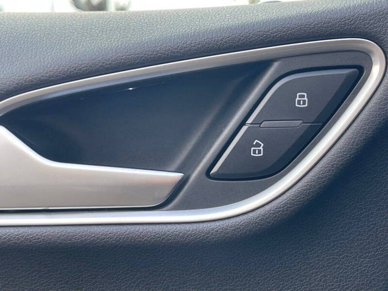 2015 Audi Q3 2.0T quattro Prestige