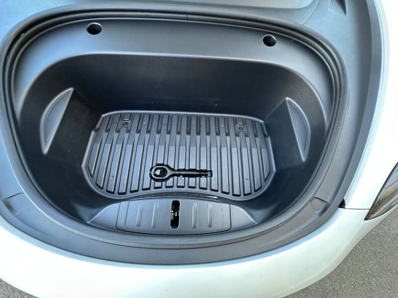 2022 Tesla Model 3 Base photo 28