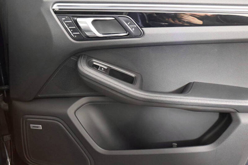 2017 Porsche Macan S