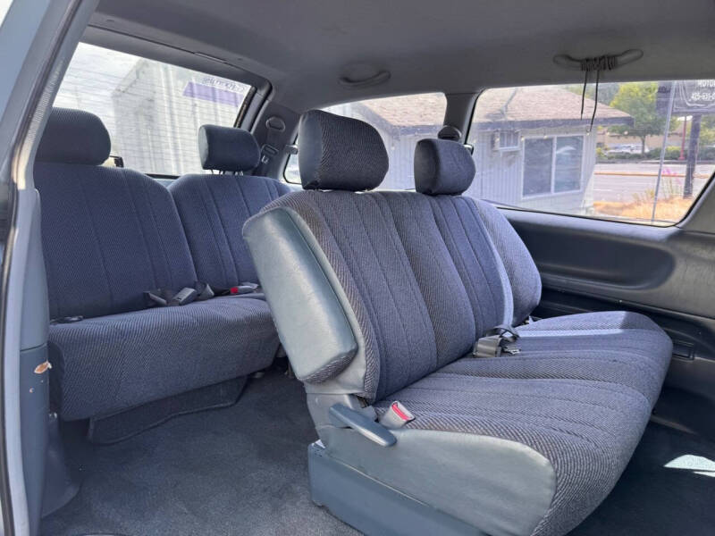 1993 Toyota Previa Deluxe