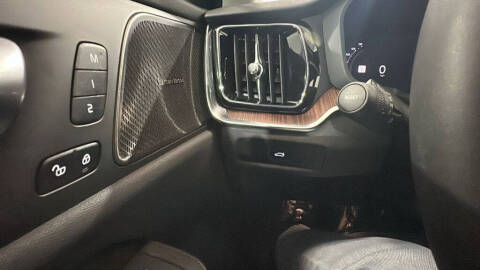 2024 Volvo S60 B5 Plus Dark Theme