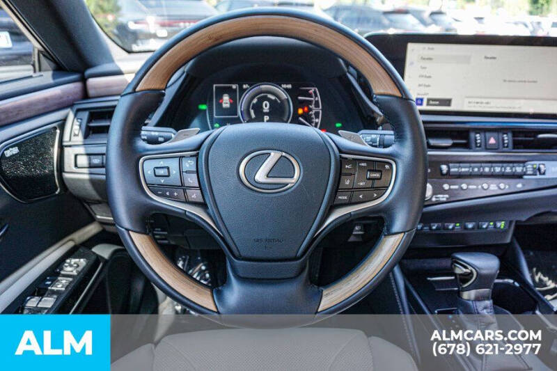 2024 Lexus ES 300h Luxury