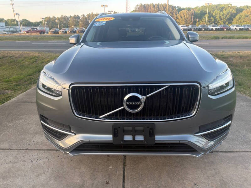 2019 Volvo XC90 T6 Momentum