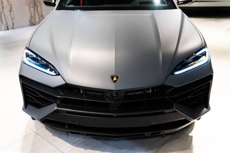 2025 Lamborghini Urus SE