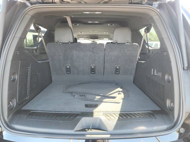 2024 Chevrolet Suburban LT