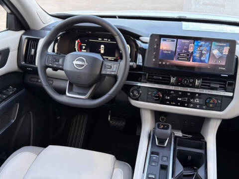 2026 Nissan Pathfinder SL