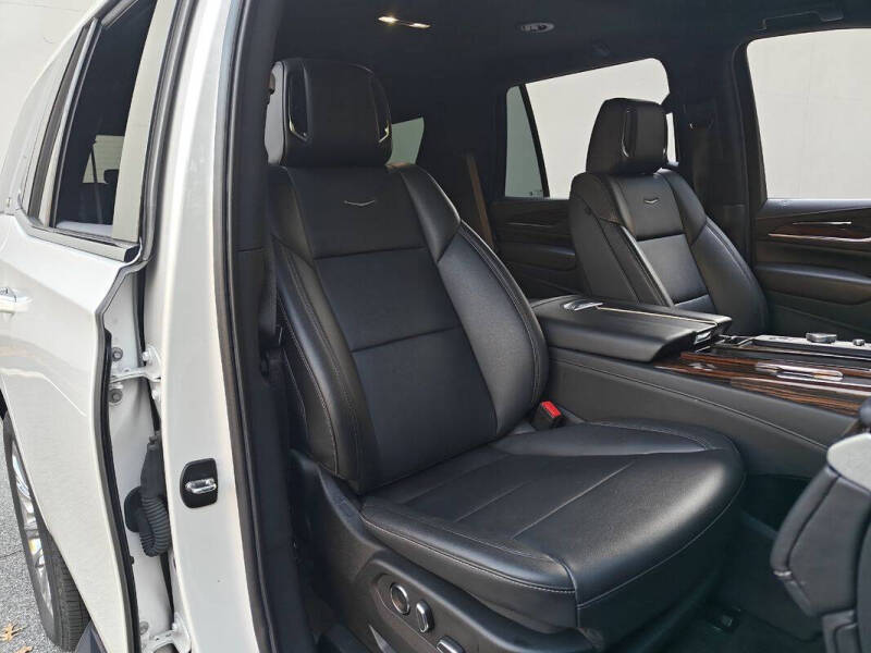 2022 Cadillac Escalade Luxury