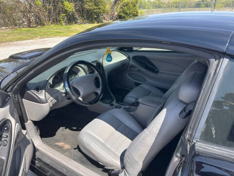 2004 Ford Mustang GT Deluxe